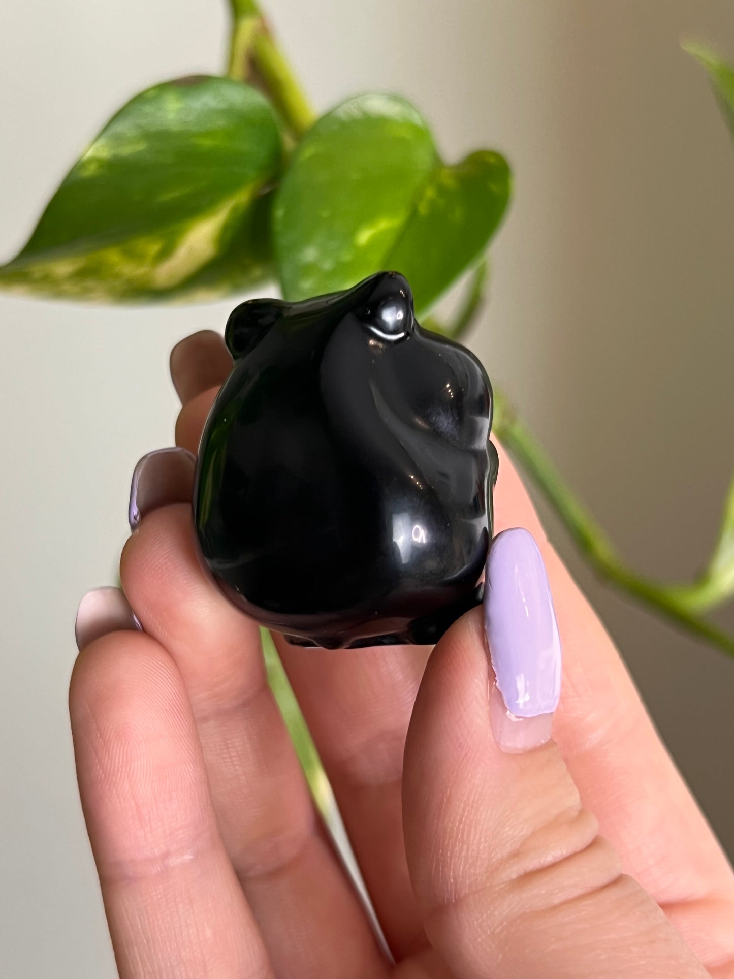 Black Obsidian Mouse Eating Cheese