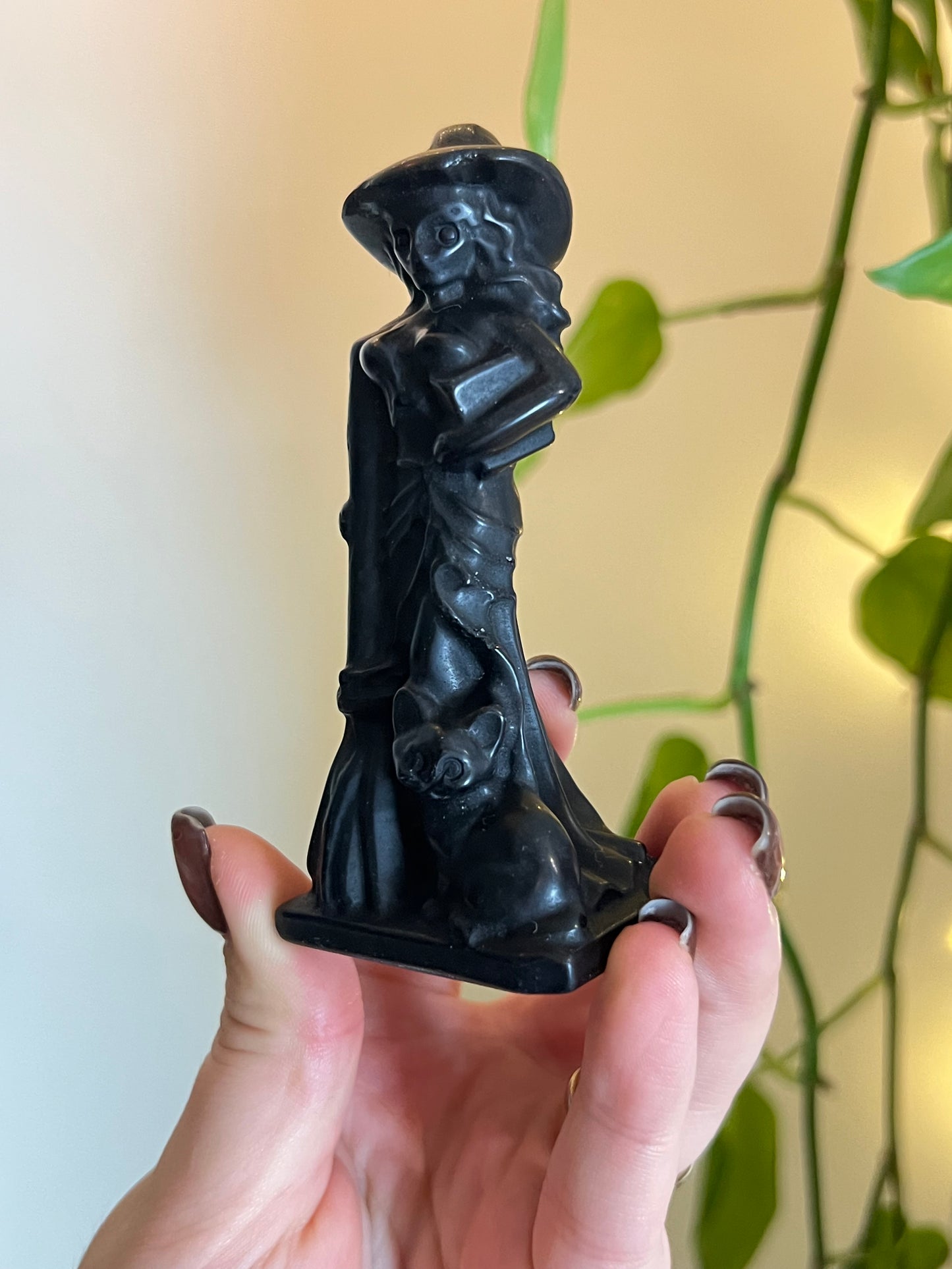Black Obsidian Witch w/ Familiar (Cat)
