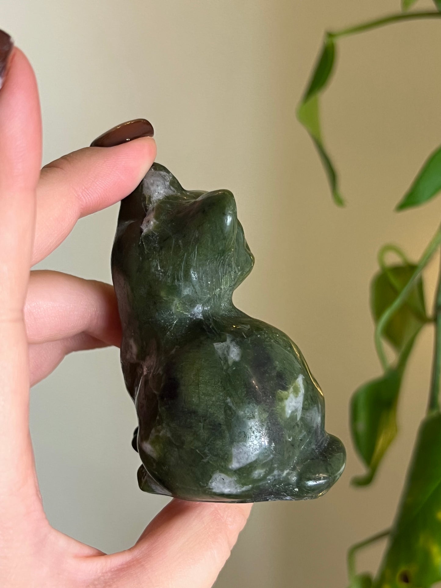Jade Medium Sitting Cat