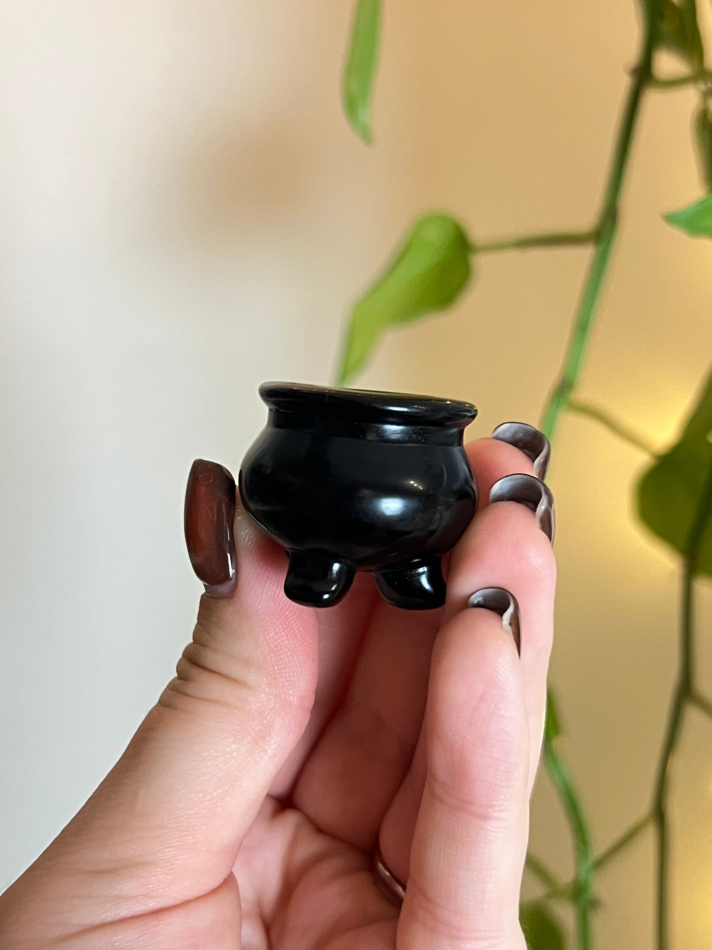 Black Obsidian Cauldron
