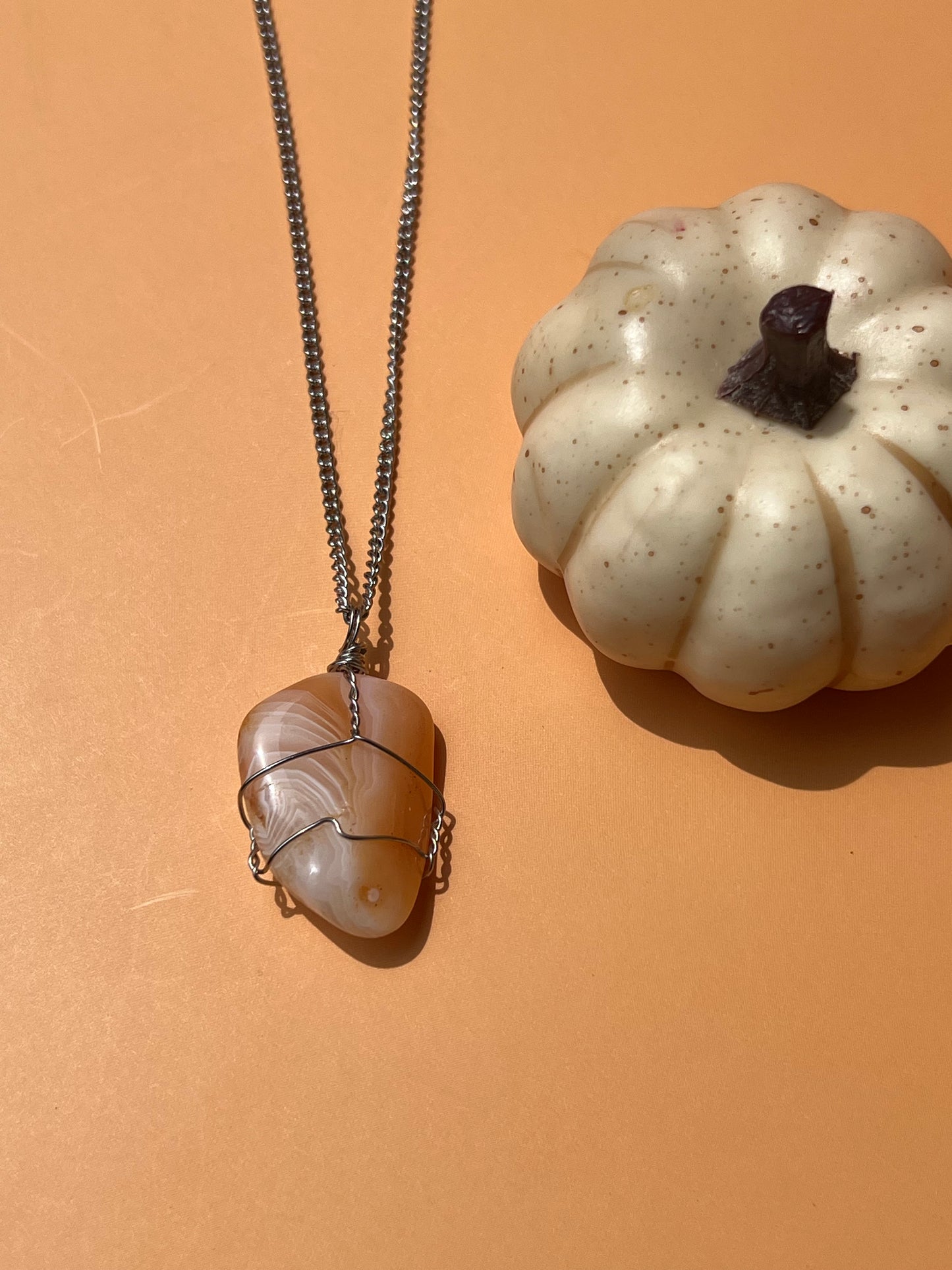 Peach Botswana Agate Wrapped Silver Necklace đ