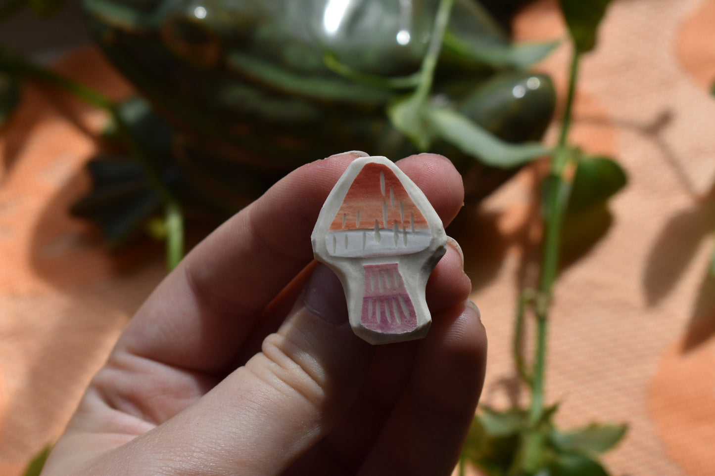 Épingles d’argile de drapeau de fierté de champignon
