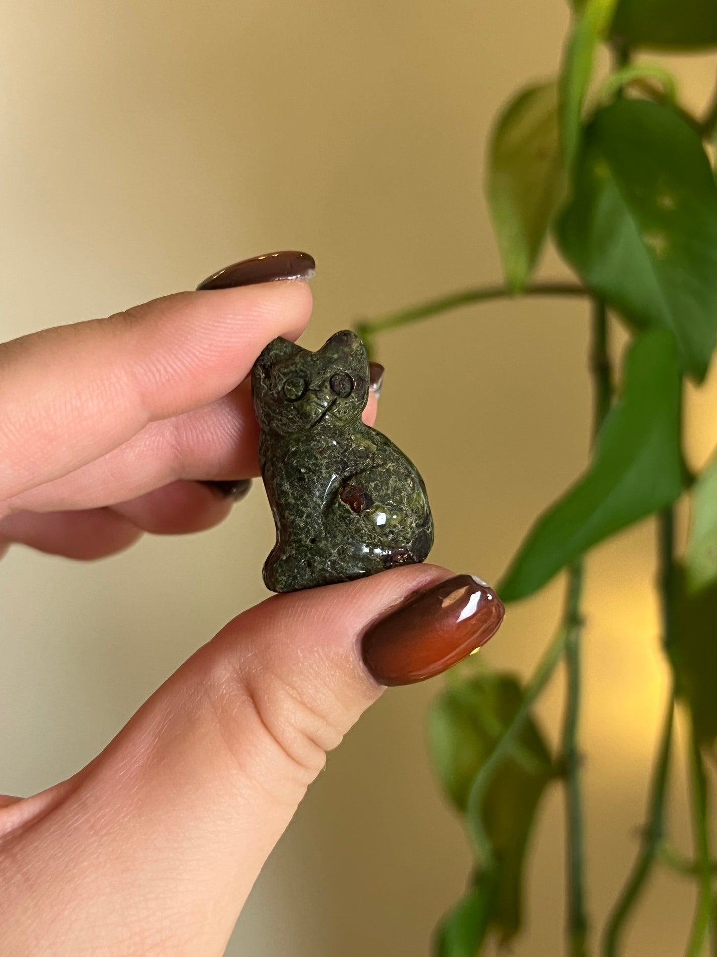 Small Cat Carving - 9 Materials đ