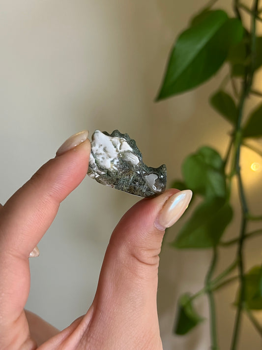Moss Agate Small Dragon Head