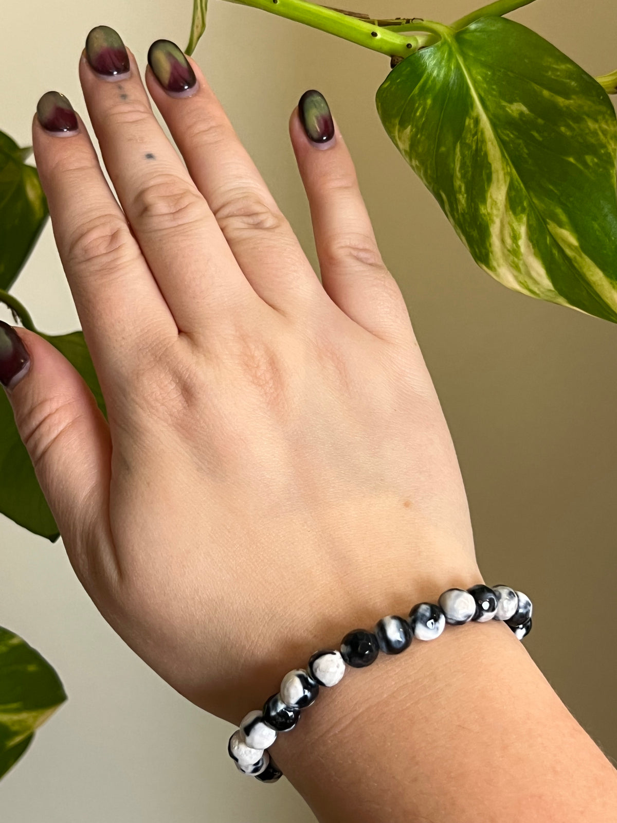8mm Orca Agate Bracelet