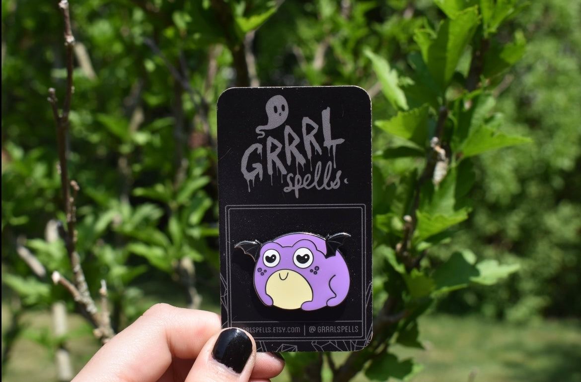 Épingle de grenouille chauve-souris non binaire