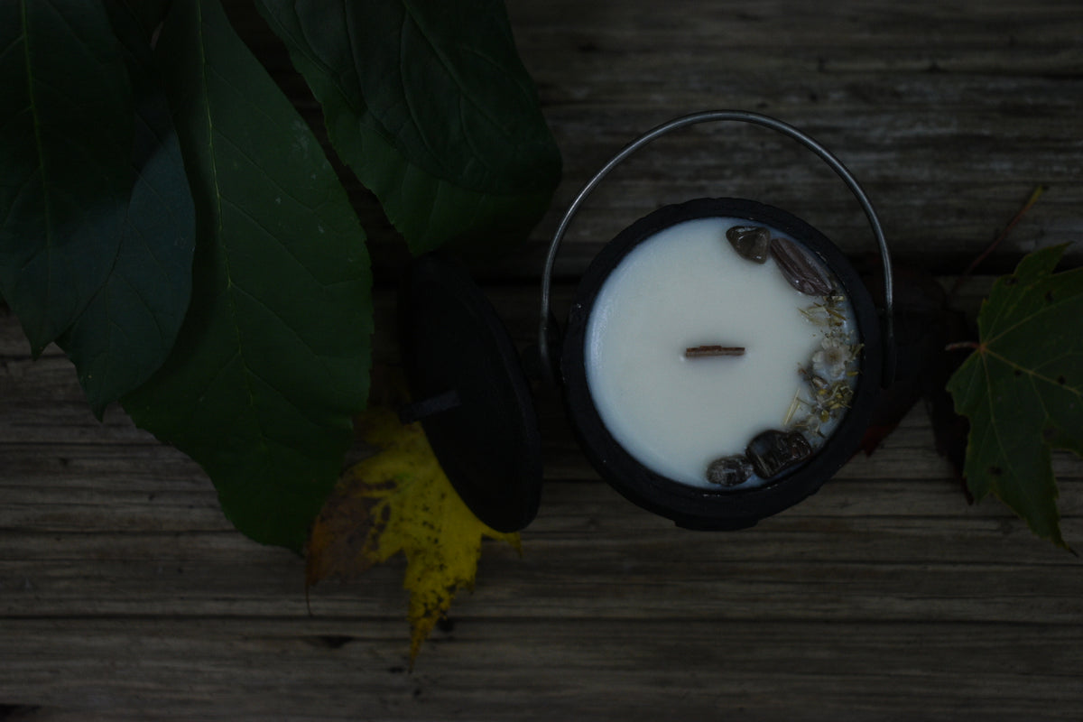 Autumnal Equinox Cauldron Candle | Green Tea + Warm Cedar 🍂