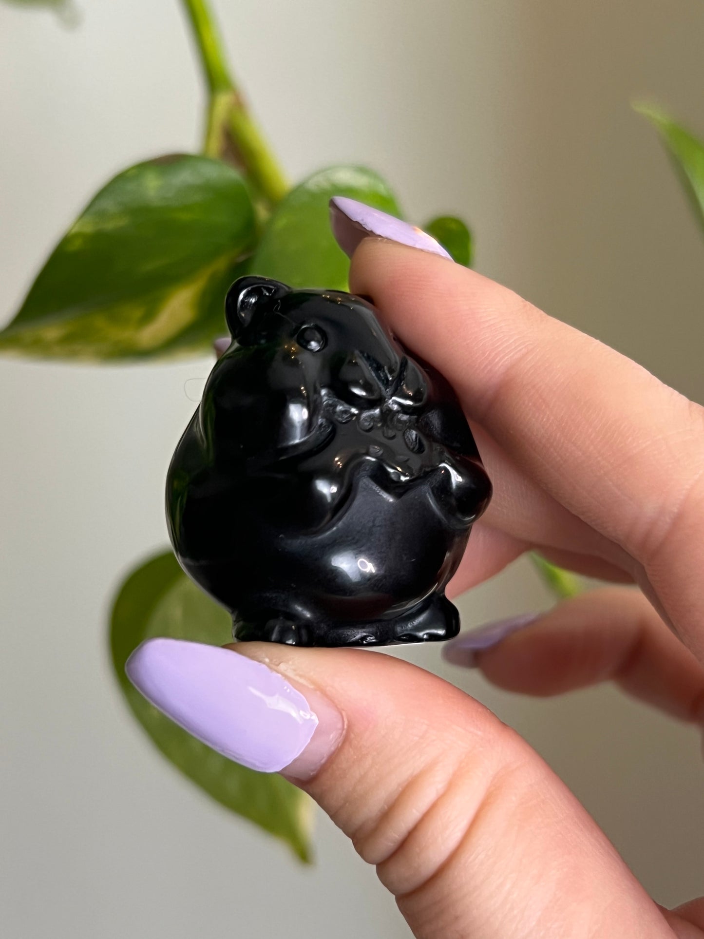 Black Obsidian Mouse Eating Cheese