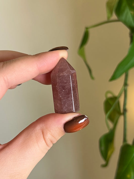 Mini Strawberry Quartz Tower