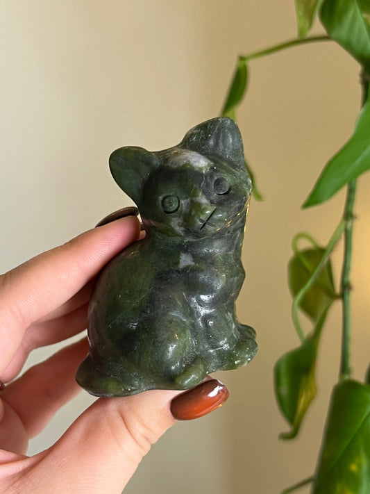 Jade Medium Sitting Cat