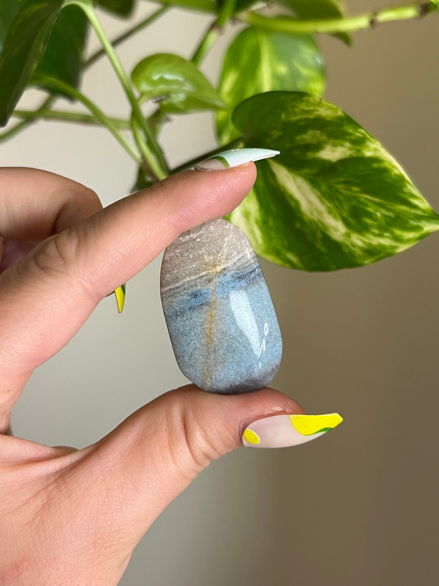 Trolleite Small Palm Stone