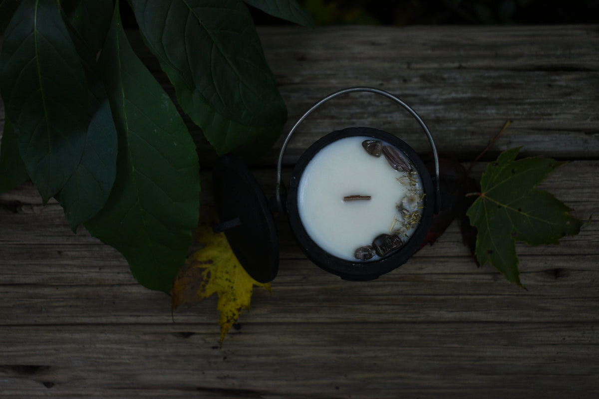 Autumnal Equinox Cauldron Candle | Green Tea + Warm Cedar 🍂