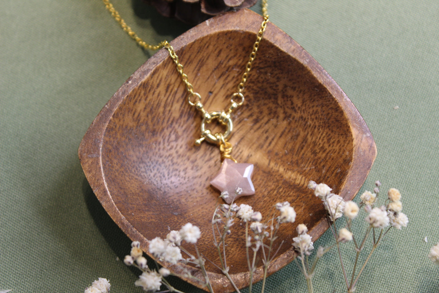 Peach Moonstone Faceted Star Gold Necklace