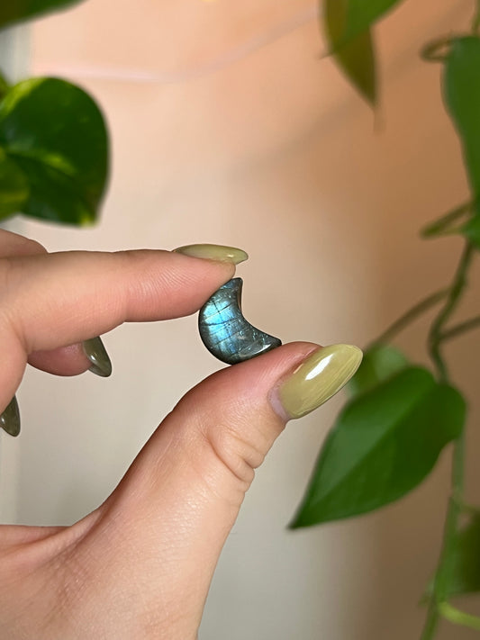 Flashy Labradorite Mini Moon