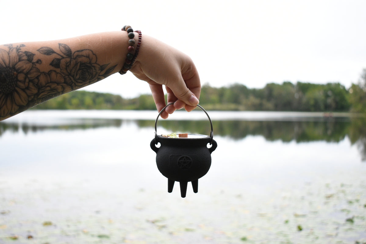 Mabon Magic Cauldron Candle | Spiced Apple Cider 🍏