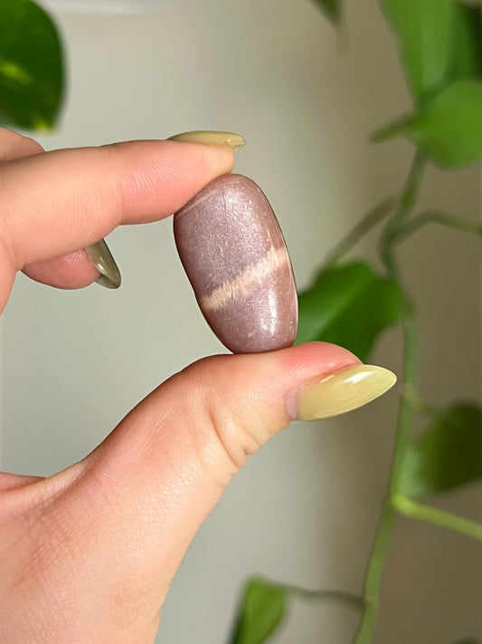 Flashy Peach Moonstone Tumbled