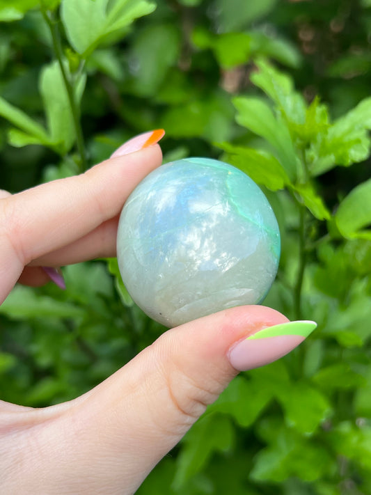Flashy Garnierite Palm Stone