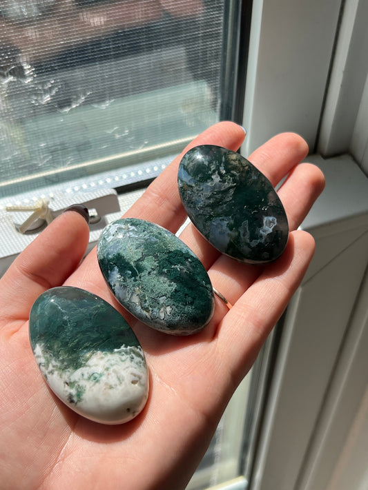 Moss Agate Palm Stone