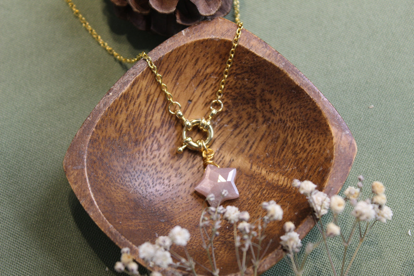 Peach Moonstone Faceted Star Gold Necklace