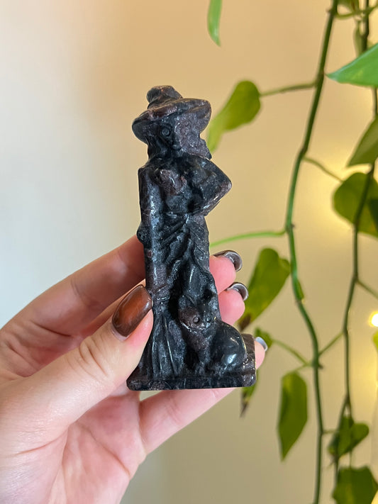 Garnet on Matrix Witch w/ Familiar (Cat)