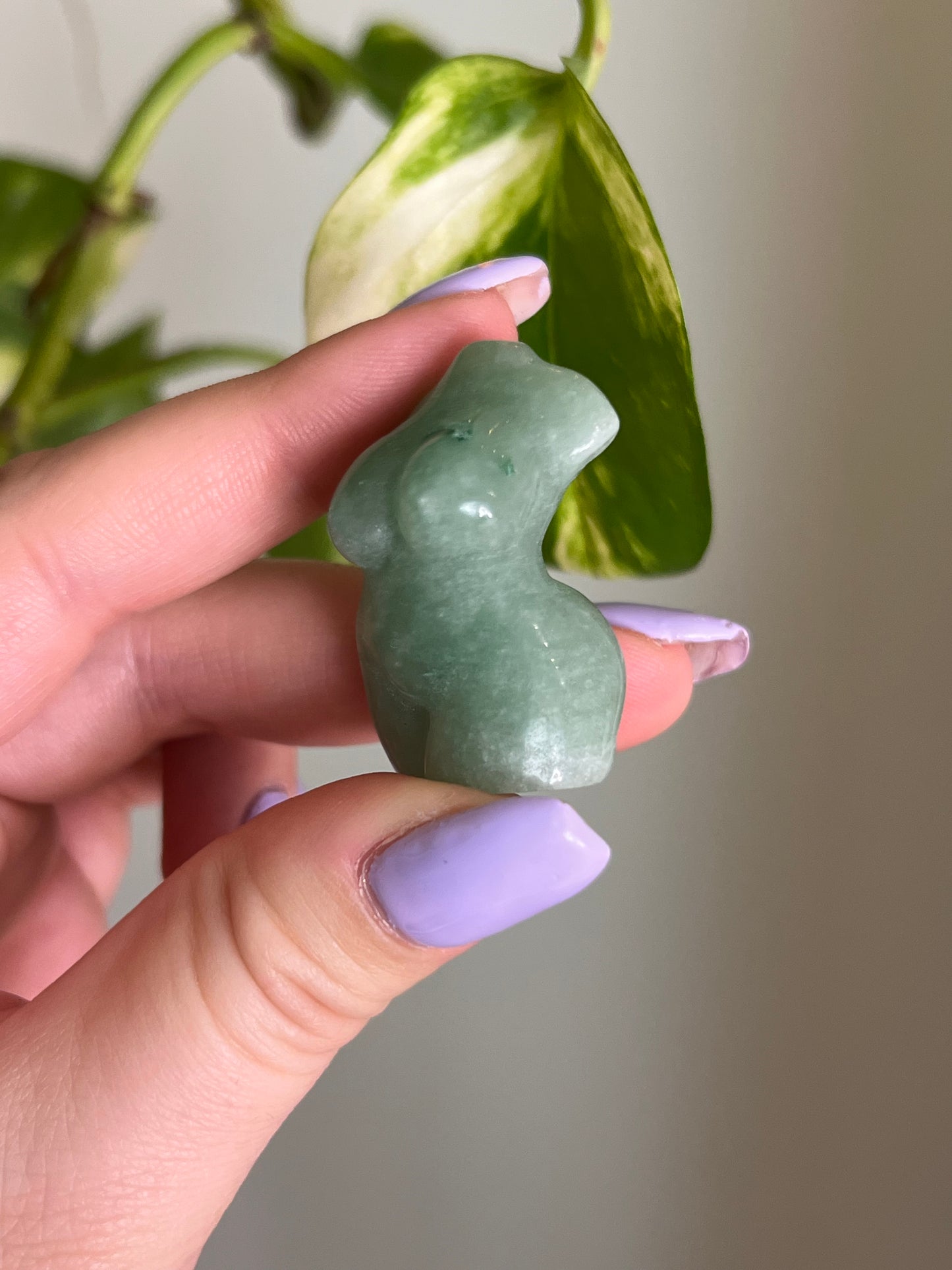 Green Aventurine Curvy Body Carving
