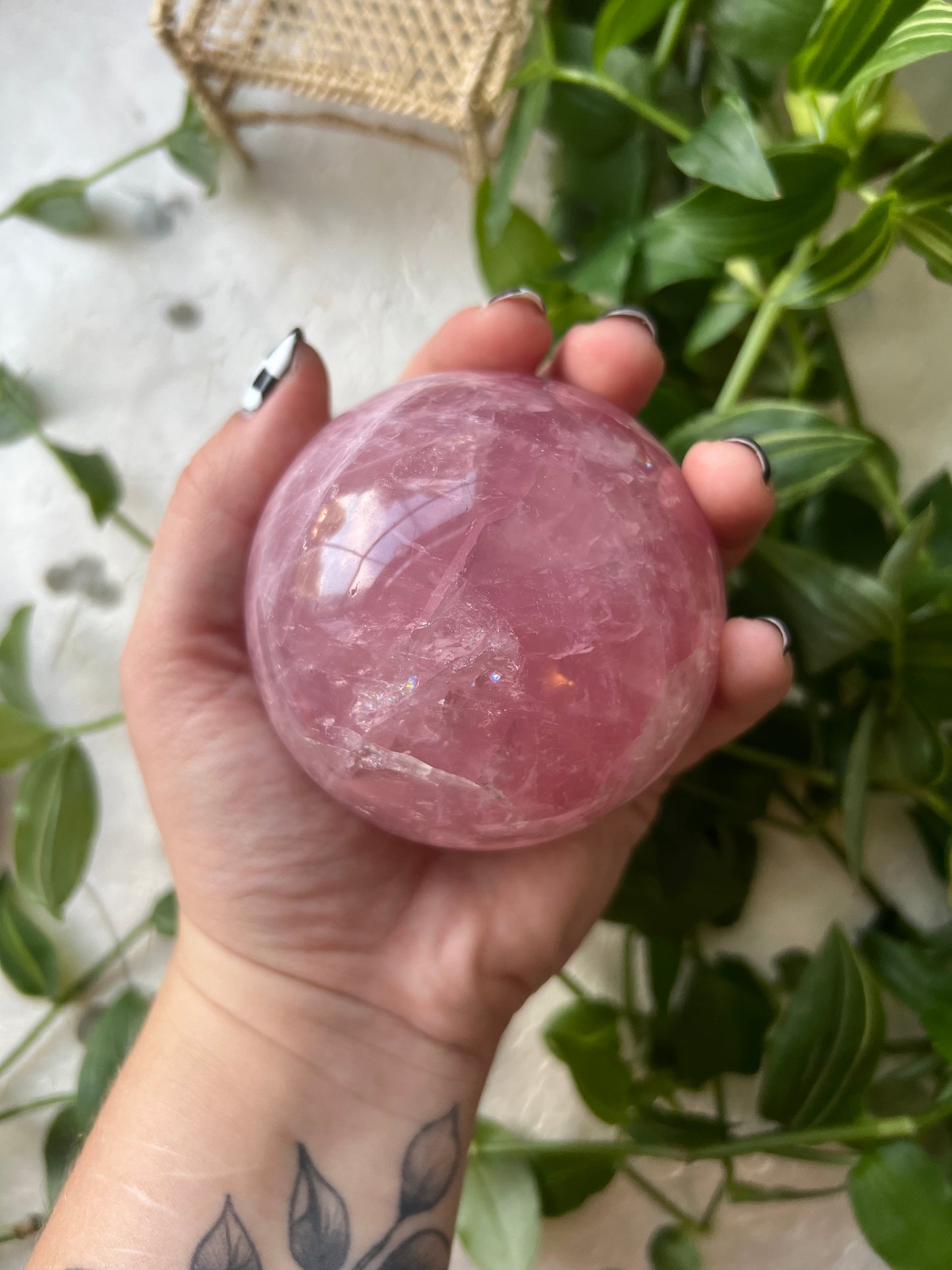Sphère de quartz rose rose foncé Lg